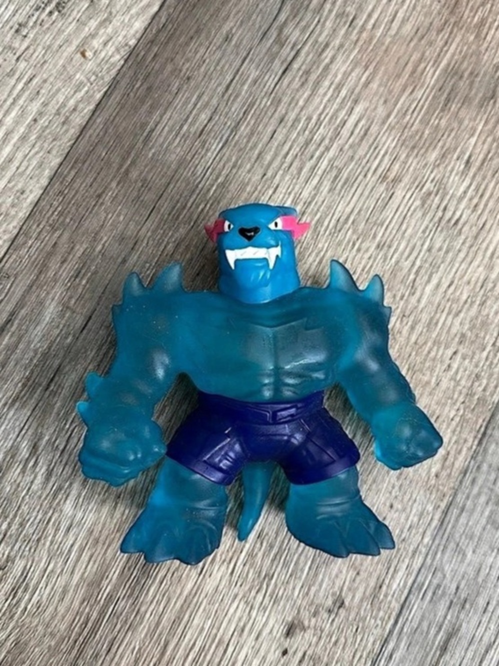Heroes of Goo Jit Zu Thrash the Shark Blue Action Figure